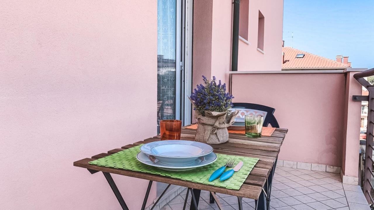 Appartamento Il Poeta - Affitti Brevi Italia Римини Экстерьер фото